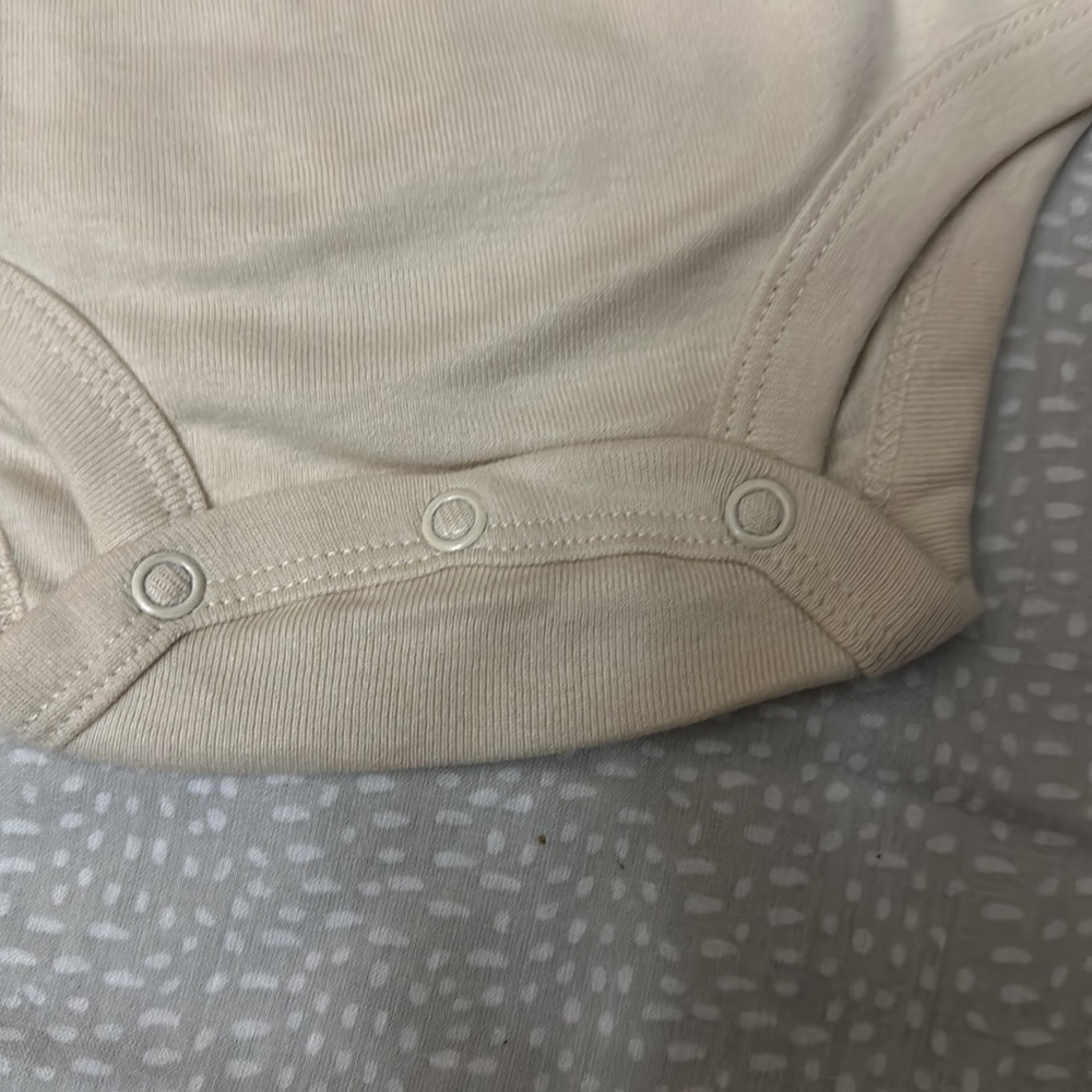 NWT Carter’s baby Set of three one pants and tow tops  size 12 Months - Picture 8 of 15